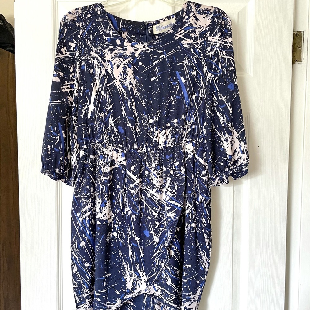 Satin blue dress. Size M. Lightly worn. In perfect condition.